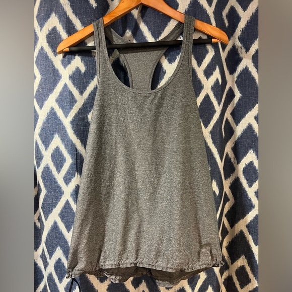 Under Armour Workout Tank​ - Picture 1 of 4